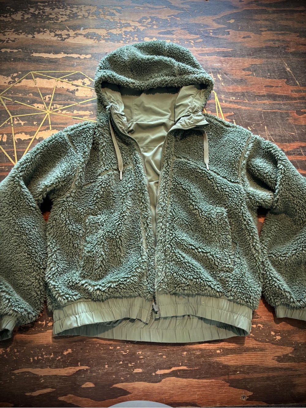 Lululemon size 8 reversible Sherpa hoodie